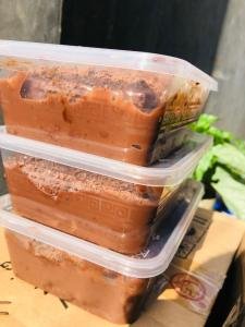 Chocolates Cakes